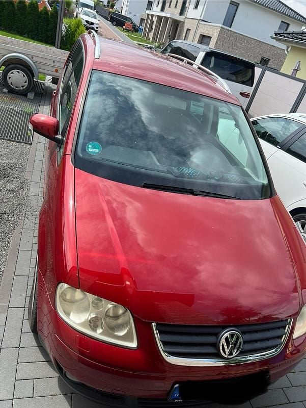 Rot Gebraucht 2004 VW Touran Van / Kleinbus | 1.800 € (Guter Preis) - Bild 1/4