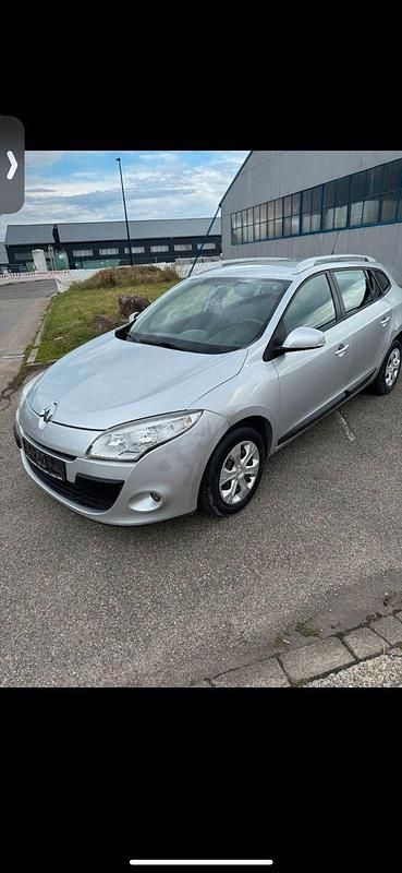 Grau Gebraucht 2011 Renault Mégane GrandTour Expression Kombi | 1.999 € (Superpreis) - Bild 1/4