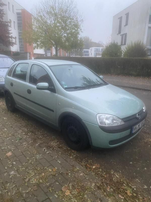Grün Gebraucht 2001 Opel Corsa Kleinwagen | 300 € (Superpreis) - Bild 1/4