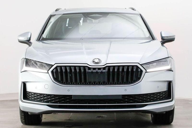 Neu Skoda Superb Selection 150 PS (110 kW) 2026 Silber Kombi