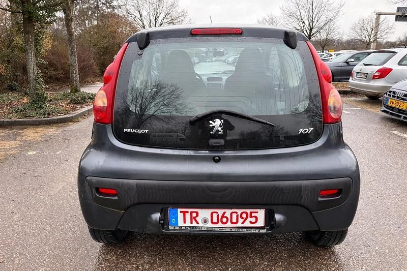Gebraucht Peugeot 107 68 PS (50 kW) 2009 Grau Kleinwagen