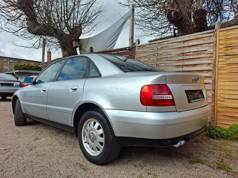 Gebraucht Audi A4 150 PS (110 kW) 2000 Silber Limousine