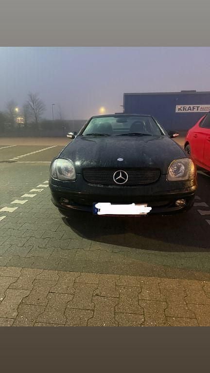 Schwarz Gebraucht 2002 Mercedes SLK200 Cabrio | 2.700 € (Guter Preis) - Bild 1/4