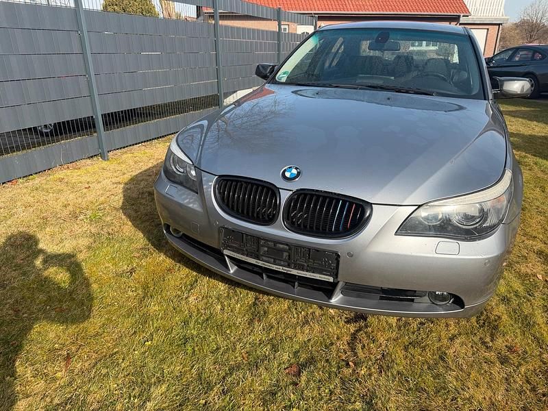 Gebraucht BMW 525 177 PS (130 kW) 2005 Grau Limousine
