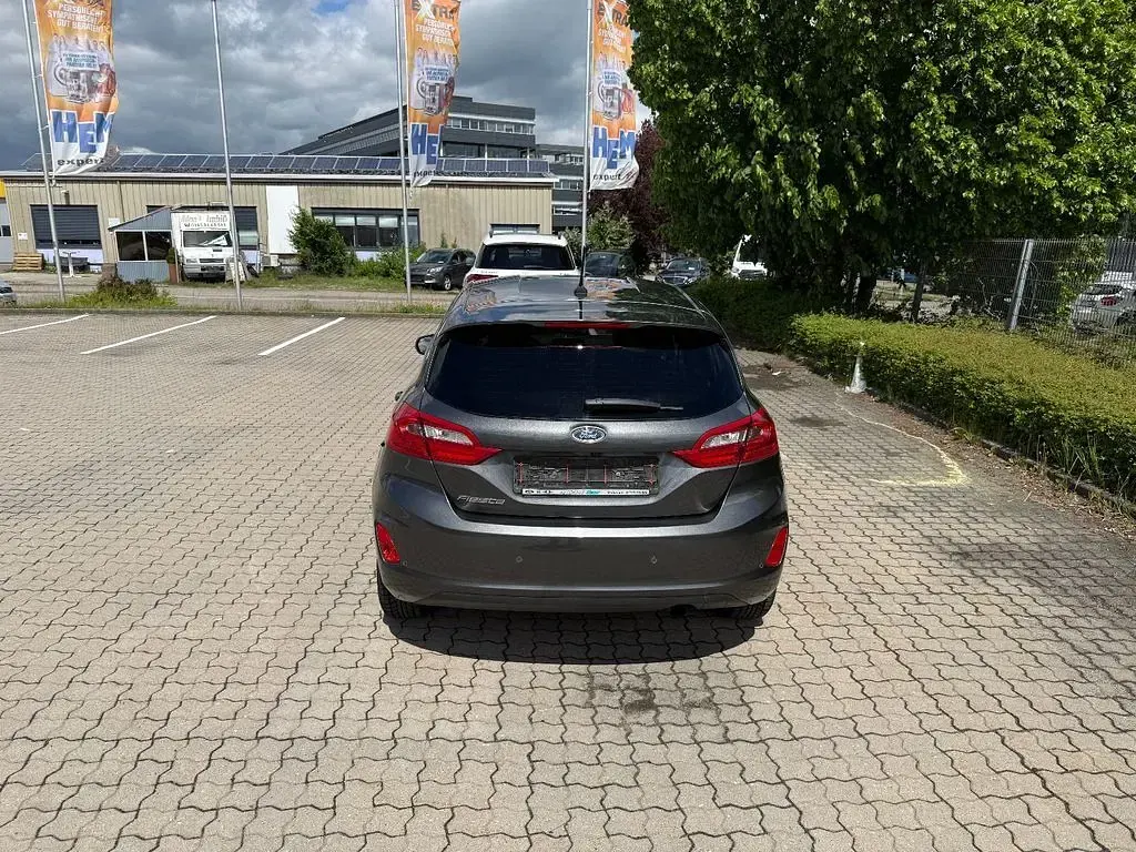 Gebraucht Ford Fiesta Titanium 101 PS (74 kW) 2018 Grau Kleinwagen
