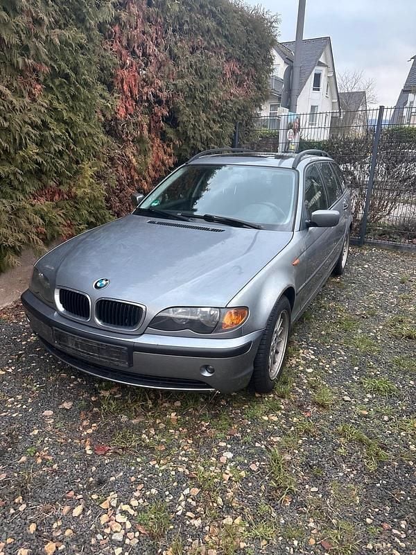 Gebraucht BMW 318 143 PS (105 kW) 2005 Grau Kombi