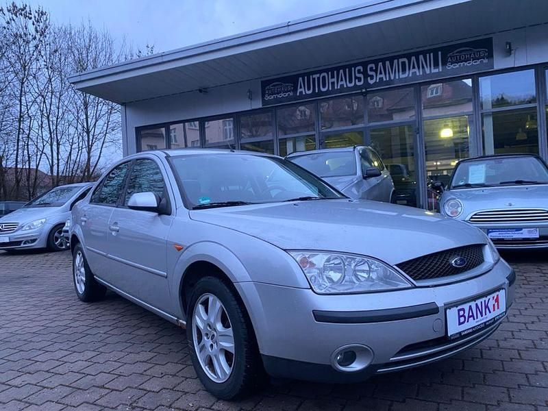 Gebraucht Ford Mondeo Ghia 125 PS (91 kW) 2001 Silber Limousine