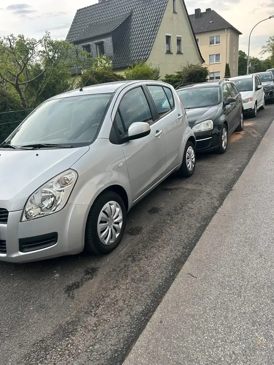 Gebraucht Suzuki Splash 65 PS (47 kW) 2009 Silber Kleinwagen