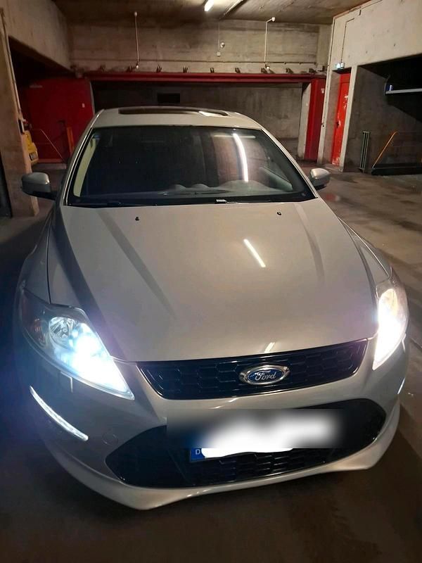 Gebraucht Ford Mondeo Titanium 202 PS (148 kW) 2011 Grau Limousine