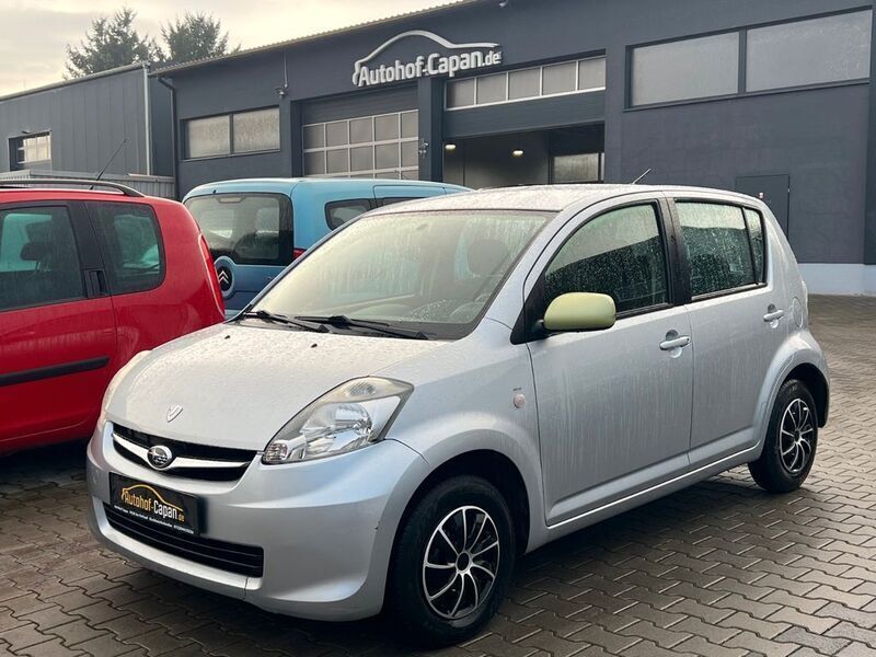 Silber Gebraucht 2010 Subaru Justy Trend Kleinwagen | 3.399 € (Fairer Preis) - Bild 1/4
