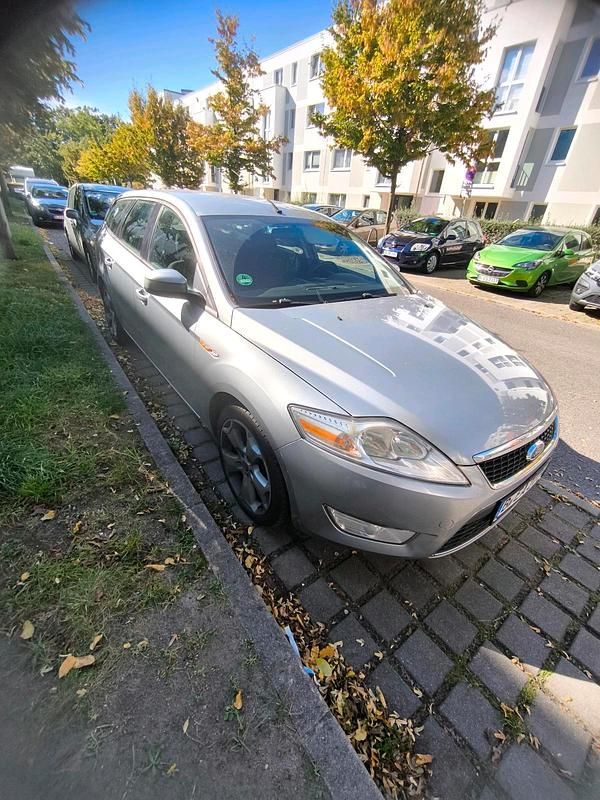 Grau Gebraucht 2010 Ford Mondeo Kombi | 3.500 € - Bild 1/3