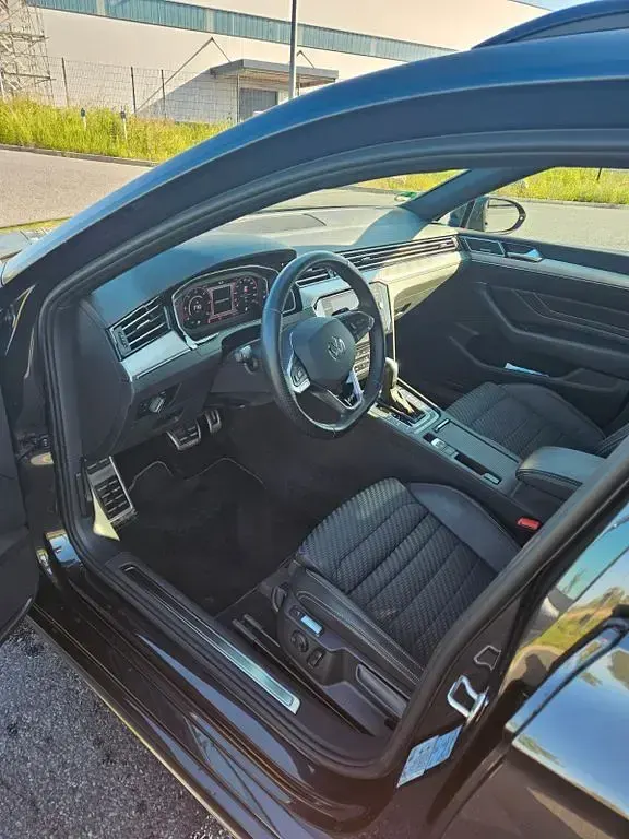 Gebraucht VW Passat 200 PS (147 kW) 2023 Grau Kombi