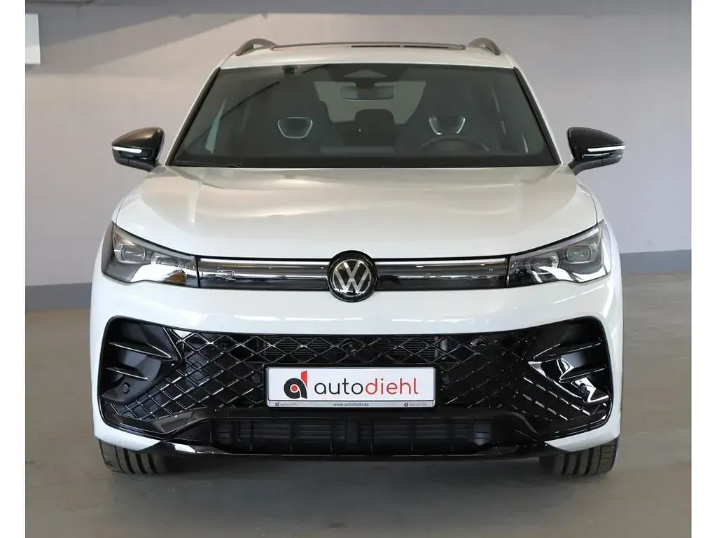 Gebraucht VW Tiguan R-line 150 PS (110 kW) 2025 Weiß SUV