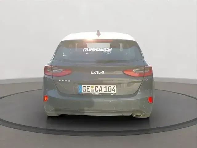 Gebraucht Kia Ceed Spirit 103 PS (75 kW) 2024 Grau Kleinwagen