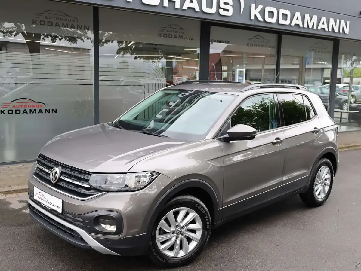 Gebraucht VW T-Cross Life 116 PS (85 kW) 2020 Limestone grey metallic SUV