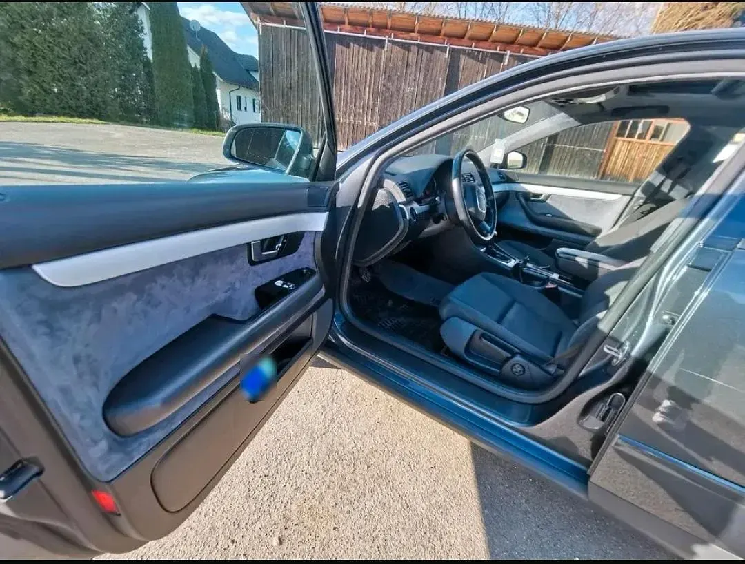 Używany Audi A4 131 KM (96 kW) 2001 Szary Sedan/Limuzyna