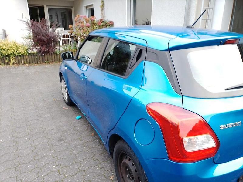Gebraucht Suzuki Swift Basic 90 PS (66 kW) 2018 Blau Kleinwagen