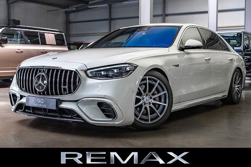 Manufaktur diamantweiß bright Gebraucht 2023 Mercedes S63 AMG Exclusive Limousine | 147.880 € - Bild 1/4