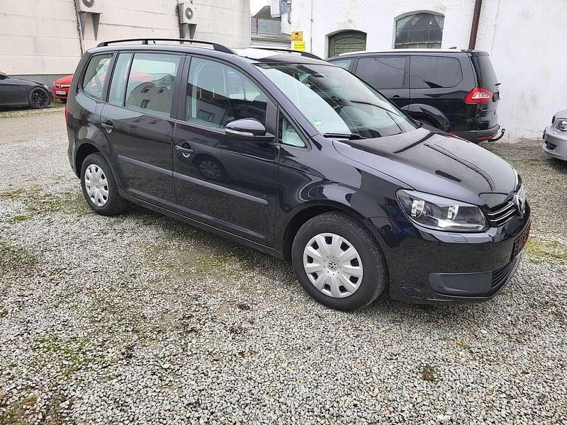 Gebraucht VW Touran Trendline 105 PS (77 kW) 2014 Schwarz Van / Kleinbus
