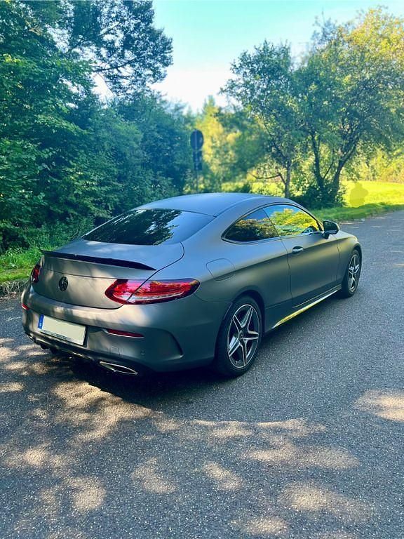 Gebraucht Mercedes C300 AMG line 258 PS (189 kW) 2020 Schwarz Coupé