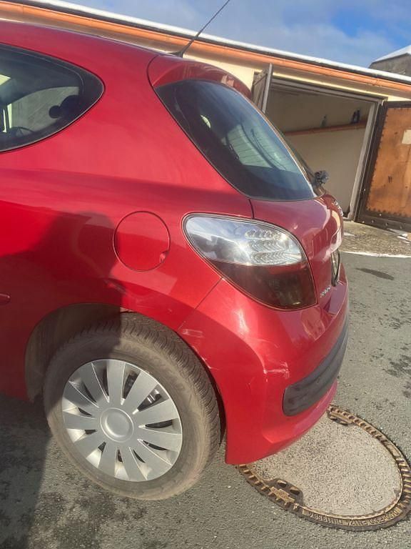 Gebraucht Peugeot 207 88 PS (64 kW) 2006 Rot Limousine