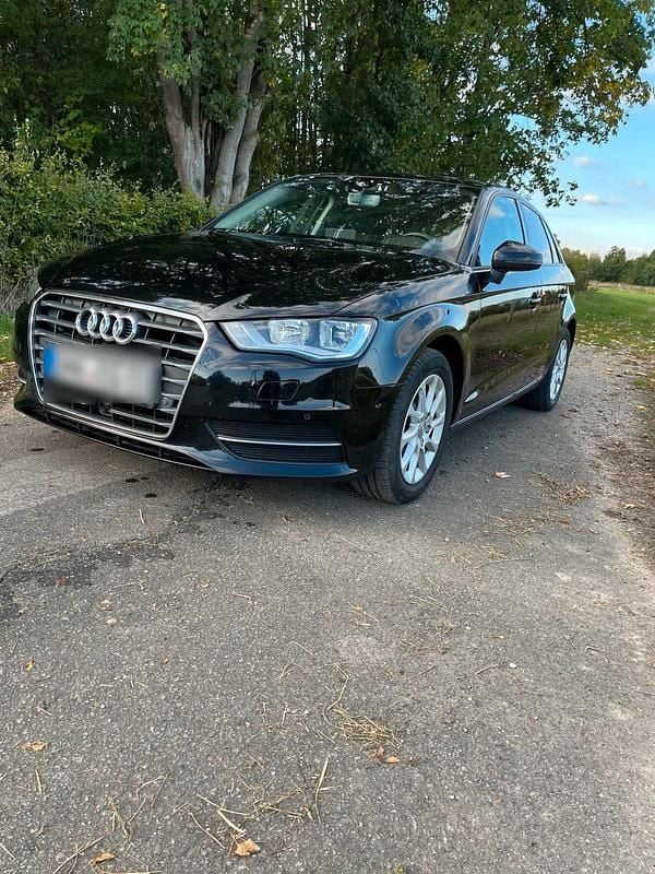 Schwarz Gebraucht 2016 Audi A3 Limousine | 9.750 € (Superpreis) - Bild 1/4