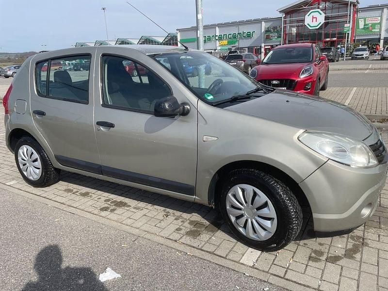 Gebraucht Dacia Sandero 75 PS (55 kW) 2010 Grau Limousine
