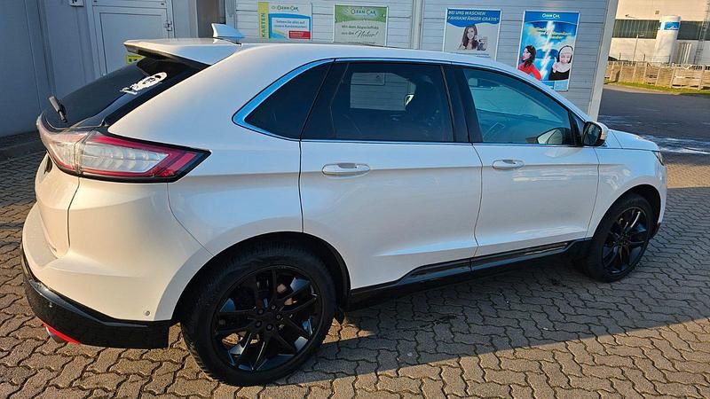 Gebraucht Ford Edge Titanium 209 PS (153 kW) 2017 Weiß SUV