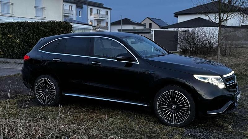 Schwarz Gebraucht 2020 Mercedes EQC400 AMG line SUV | 34.990 € (Fairer Preis) - Bild 1/4