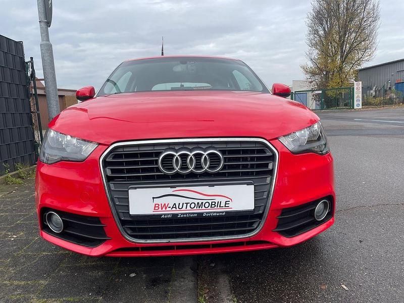 Gebraucht Audi A1 Attraction 86 PS (63 kW) 2010 Rot Limousine