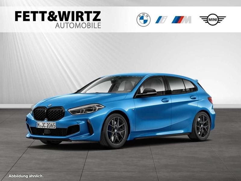 Misano blau metallic Gebraucht 2020 BMW M135 Performance Kleinwagen | 28.790 € (Guter Preis) - Bild 1/3