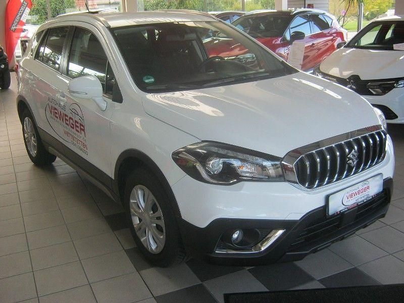 Weiß Gebraucht 2020 Suzuki SX4 S-Cross Comfort SUV | 17.900 € (Fairer Preis) - Bild 1/4