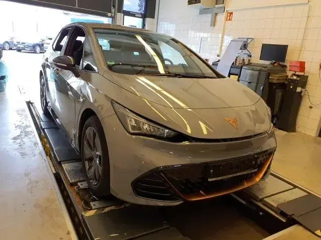 Gebraucht Cupra Born 150 kW (204 PS) 2024 Grau Kleinwagen
