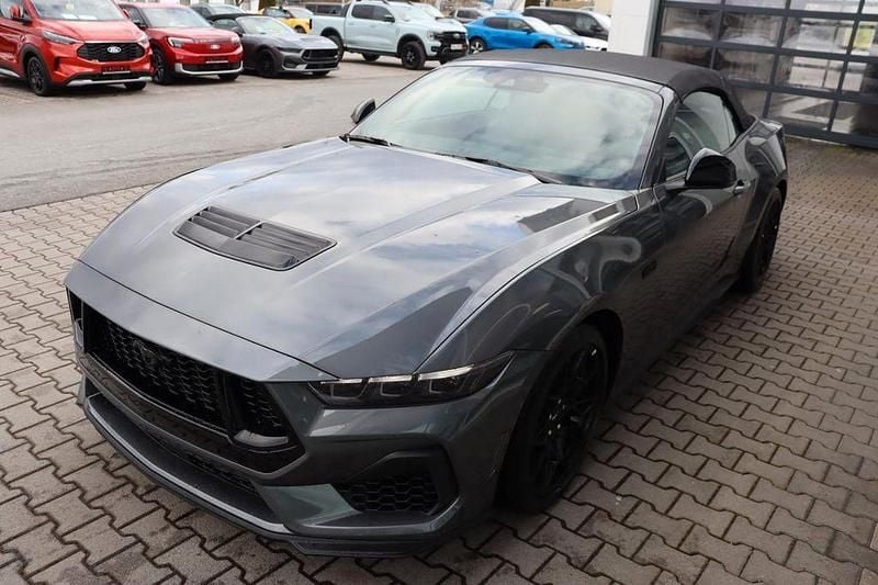 Neu Ford Mustang 446 PS (328 kW) 2026 Carbonized grey metallic Cabrio