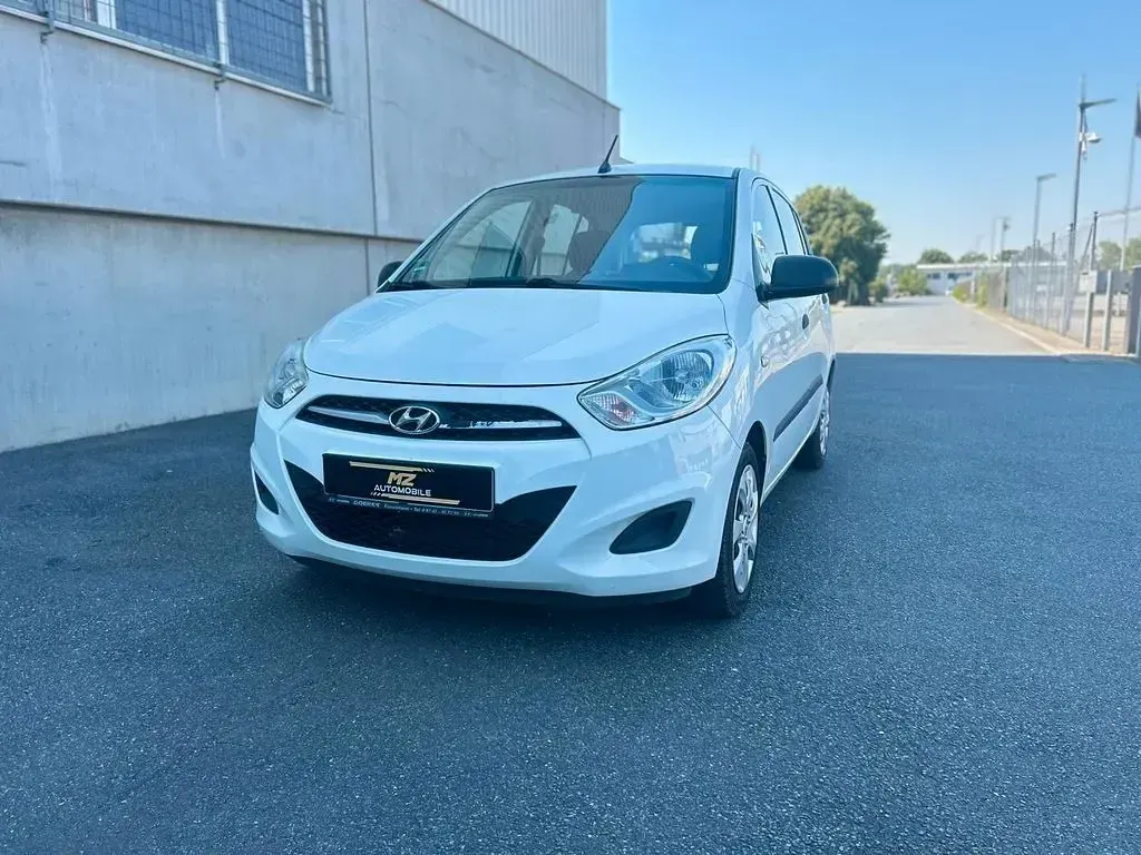 Gebraucht Hyundai i10 Edition 69 PS (50 kW) 2013 Weiß Kleinwagen