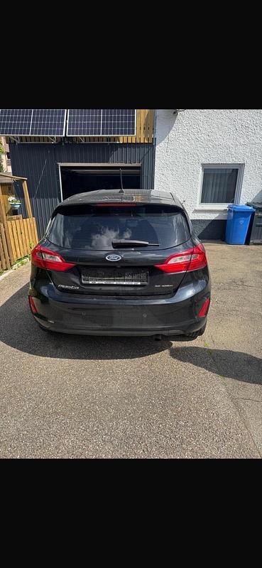 Gebraucht Ford Fiesta 100 PS (73 kW) 2018 Schwarz Limousine