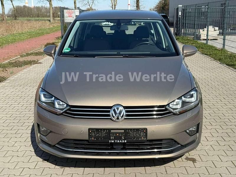 Gebraucht VW Golf VII Highline 125 PS (91 kW) 2015 Gold Limousine