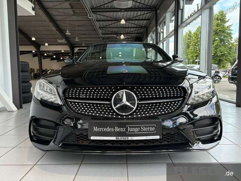 Gebraucht Mercedes C200 AMG 184 PS (135 kW) 2020 Unilack schwarz Cabrio