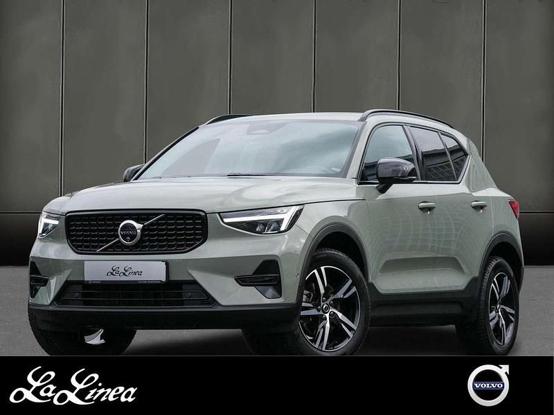 Gebraucht Volvo XC40 Plus 163 PS (119 kW) 2024 Sage green / metallic SUV