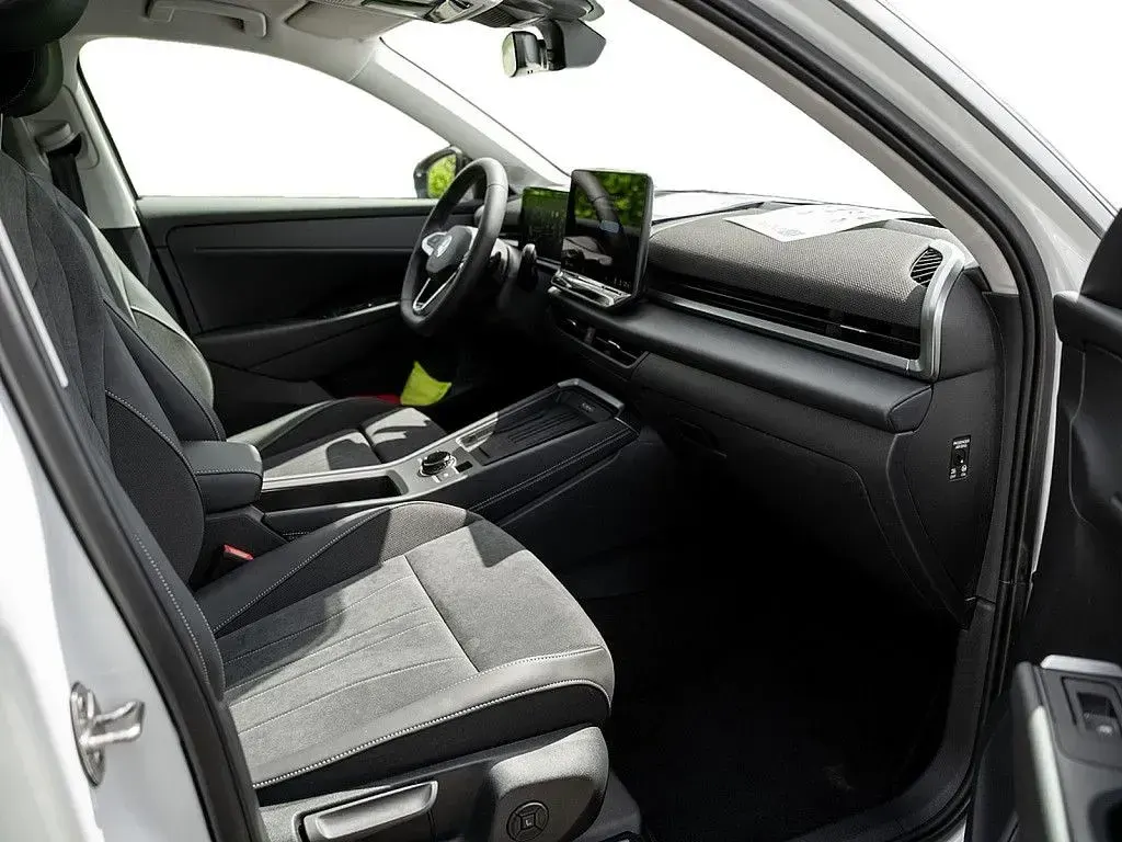 Neu VW T-Roc Style 150 PS (110 kW) 2026 Pure white SUV