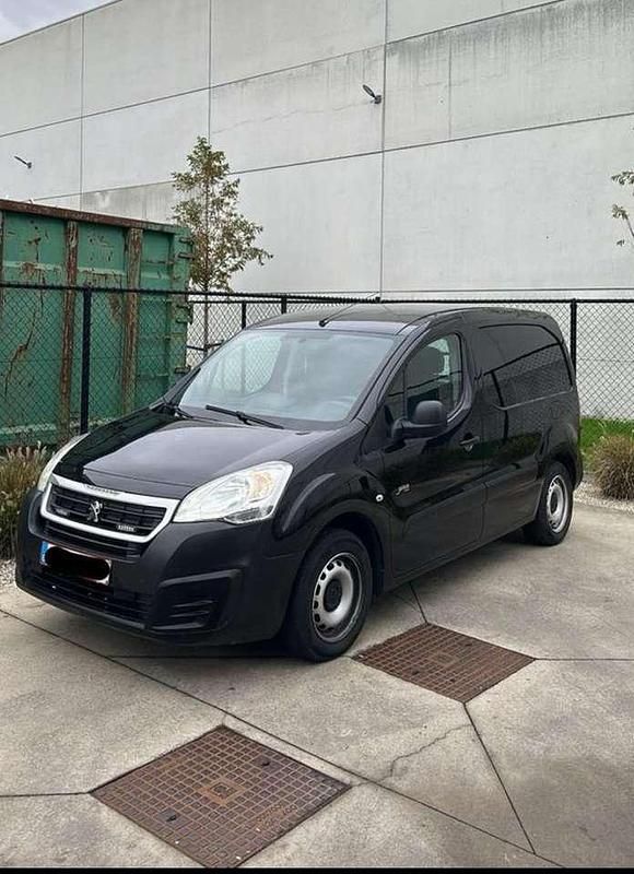 Gebraucht 2017 Peugeot Partner Premium Van | 7.950 € (Fairer Preis) - Bild 1/4