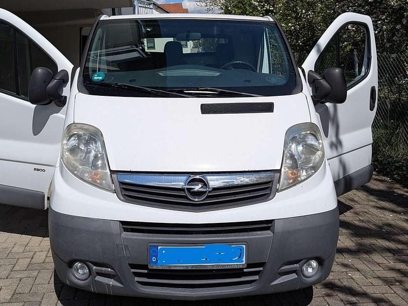 Second-hand Opel Vivaro 114 CP (83 kW) 2012 Alb Monovolum