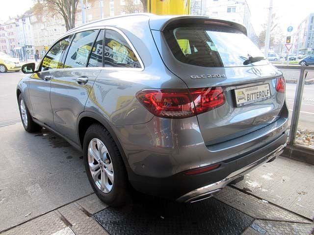 Gebraucht Mercedes GLC220 194 PS (142 kW) 2022 Grau SUV