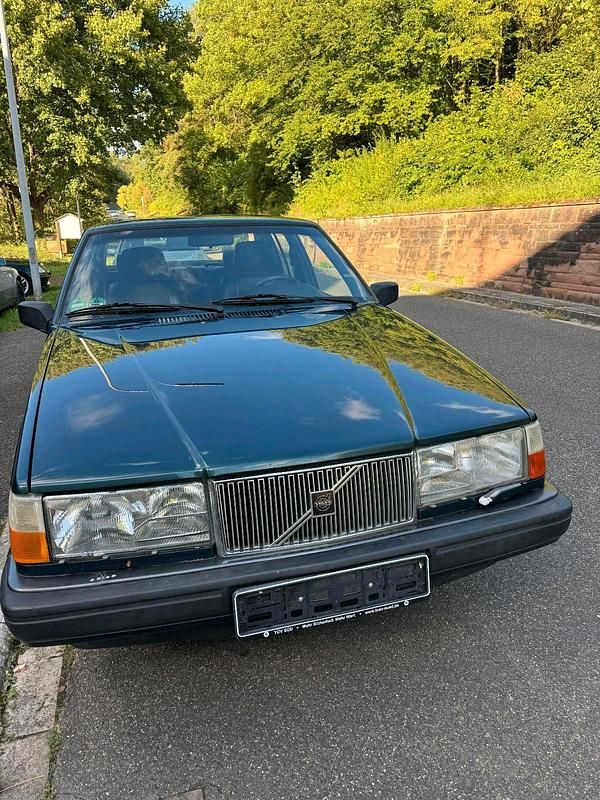 Grün Gebraucht 1990 Volvo 940 Limousine | 2.999 € - Bild 1/4