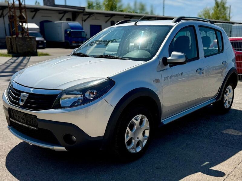 Grau Gebraucht 2010 Dacia Sandero Stepway Kleinwagen | 4.190 € (Fairer Preis) - Bild 1/4