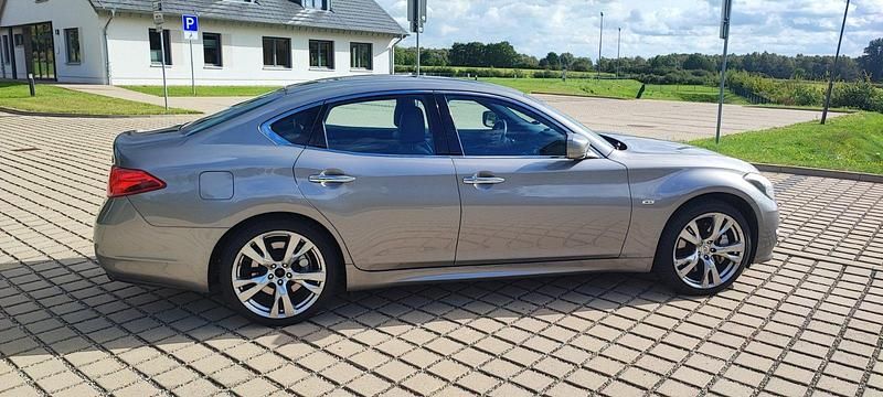 Gebraucht Infiniti M30 Premium 238 PS (175 kW) 2012 Silber Coupé