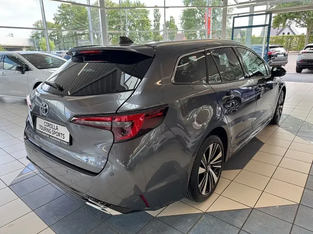 Neu Toyota Corolla 140 PS (102 kW) 2026 Marlingrau metallic Kombi