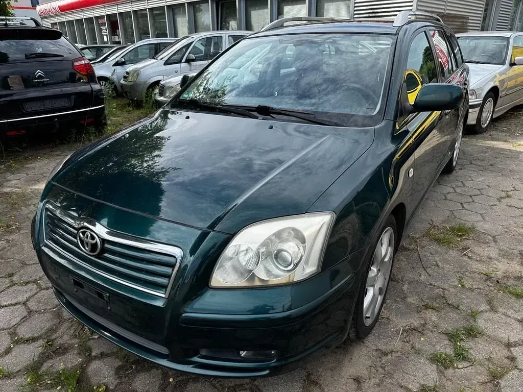 Gebraucht Toyota Avensis Sol 129 PS (94 kW) 2003 Grün Kombi