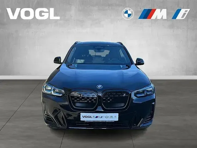 Gebraucht BMW iX3 M Sport 210 kW (286 PS) 2024 M carbonschwarz SUV