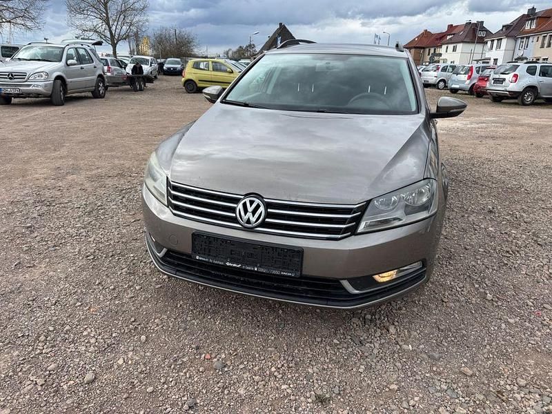 Gebraucht VW Passat Basis 140 PS (102 kW) 2011 Limousine